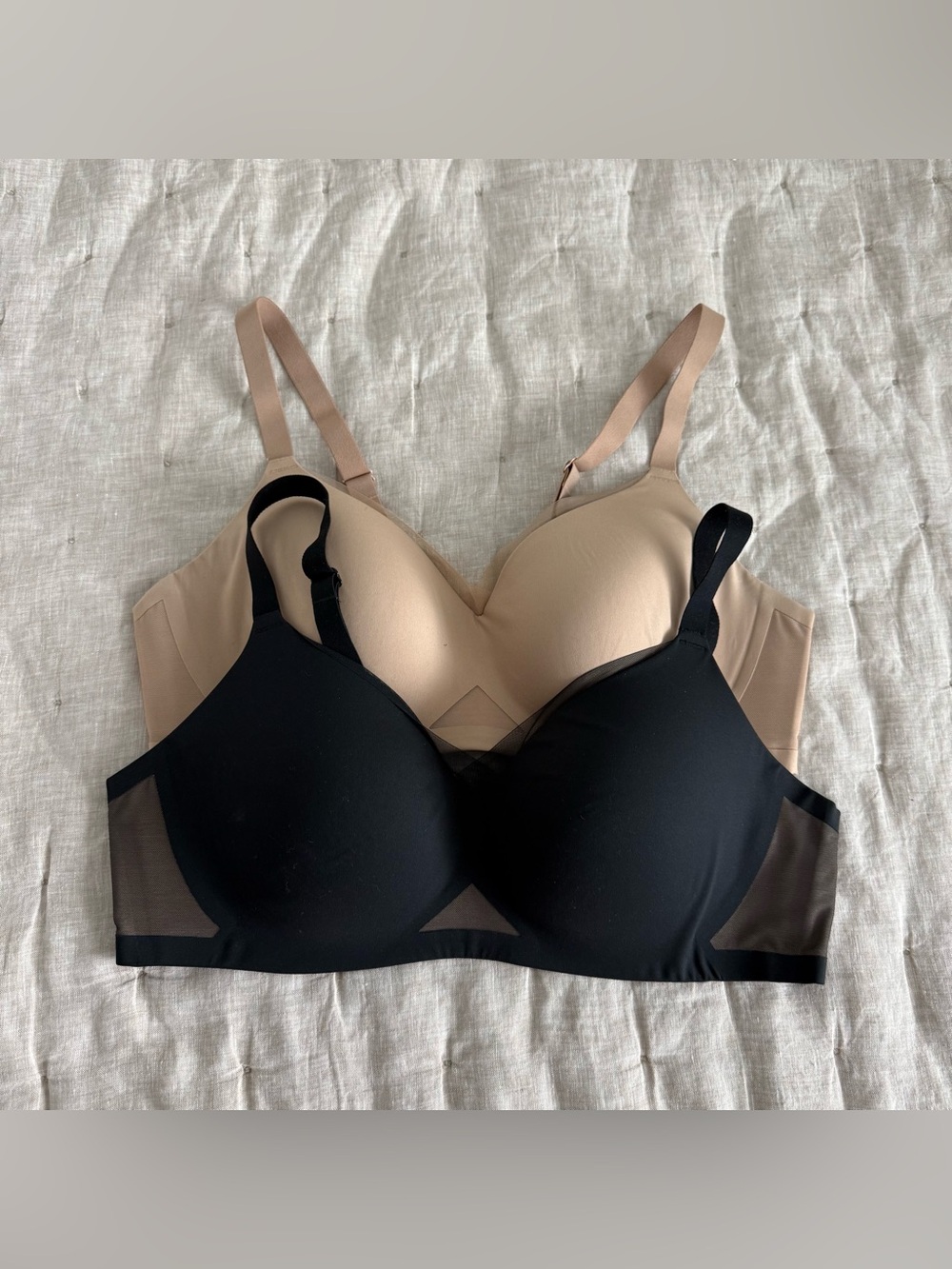 Honeylove Nude and Black Wireless Bras Duo